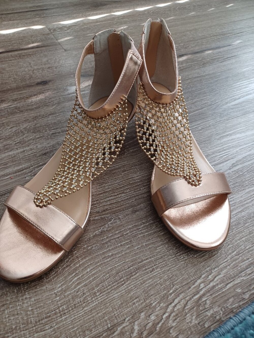 EUC Thalia rose gold wedge size 9